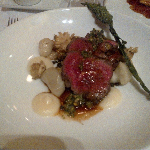Photo taken at Joe&#39;s Restaurant by Allen Y. on 11/5/2012