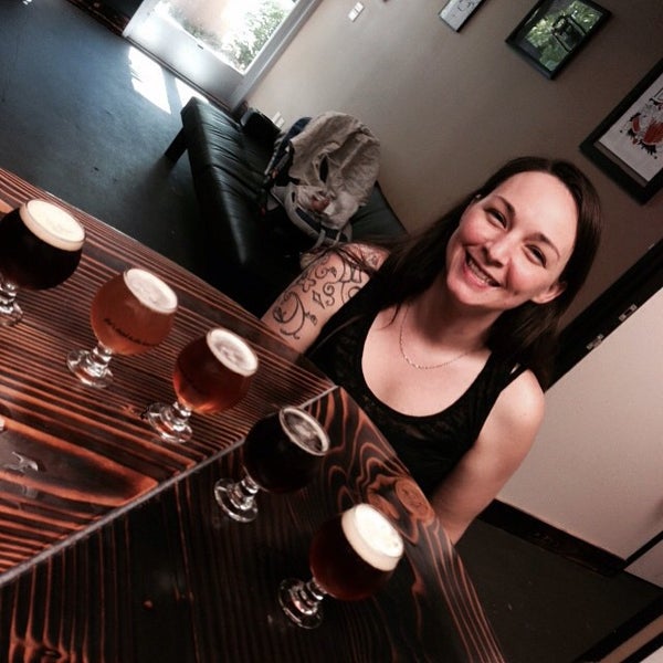 4/18/2015 tarihinde Vino V.ziyaretçi tarafından St. Florian&#39;s Brewery'de çekilen fotoğraf