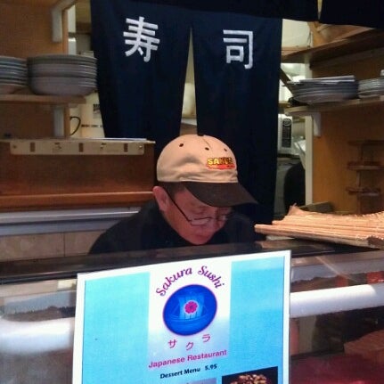 10/30/2012에 Tom G.님이 Sakura Sushi Japanese Restaurant에서 찍은 사진
