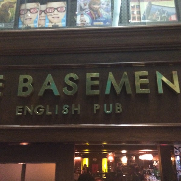 Foto tirada no(a) The Basement English Pub por Carlos Henrique V. em 3/31/2016