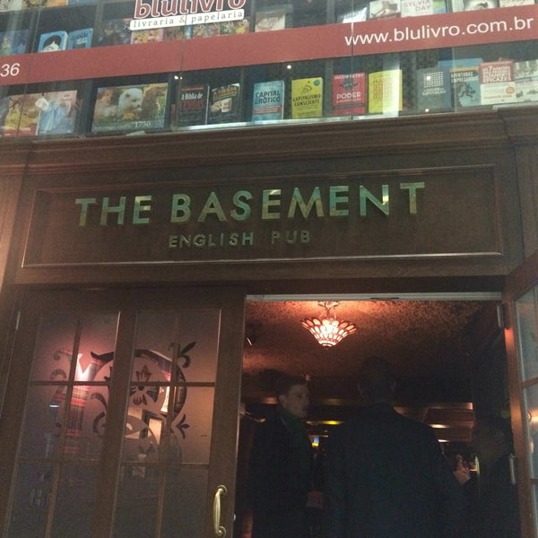 Foto tirada no(a) The Basement English Pub por Carlos Henrique V. em 6/23/2016