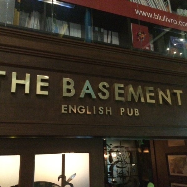Foto tirada no(a) The Basement English Pub por Carlos Henrique V. em 8/26/2015