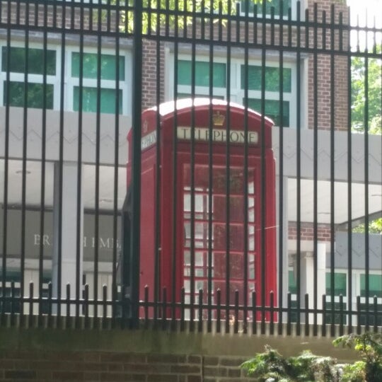 รูปภาพถ่ายที่ British Embassy โดย Tony เมื่อ 5/9/2015