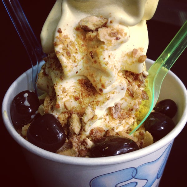 4/29/2013にCharaがFYC Frozen Yogurt Cafeで撮った写真