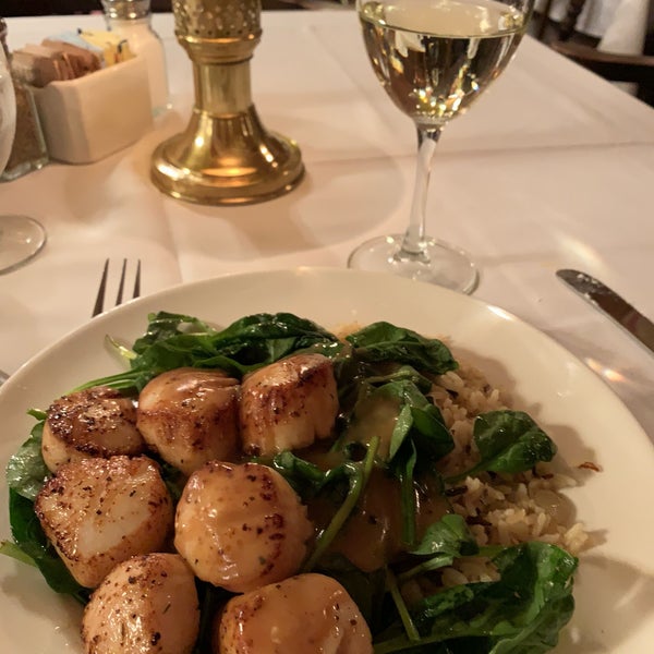 Photo taken at Owens&#39; Restaurant by Zach C. on 10/5/2018