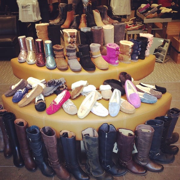 Ugg store keystone at the shop crossing