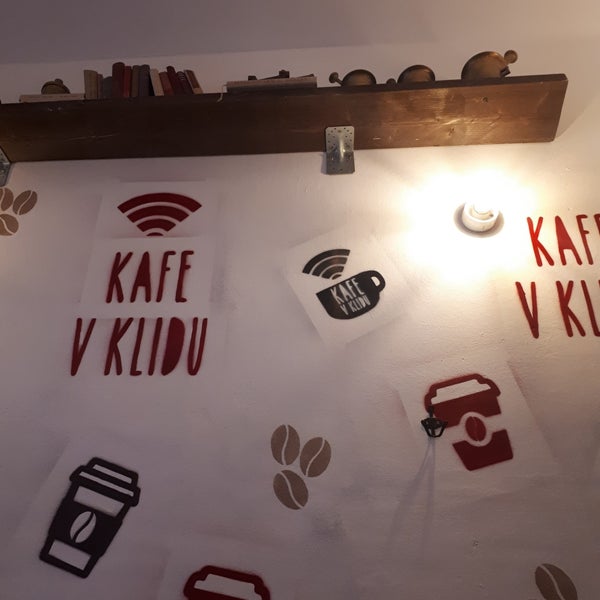 Photo taken at Kafe V Klidu by Pihuli on 4/10/2018