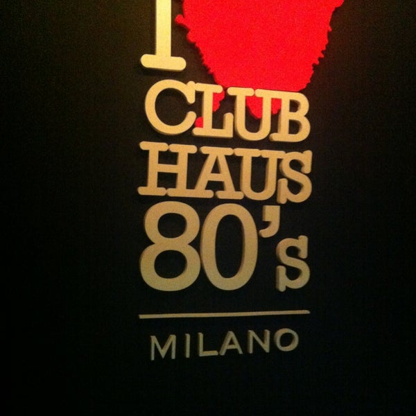 รูปภาพถ่ายที่ Club Haus 80&#39;s โดย Ursula B. เมื่อ 9/28/2013