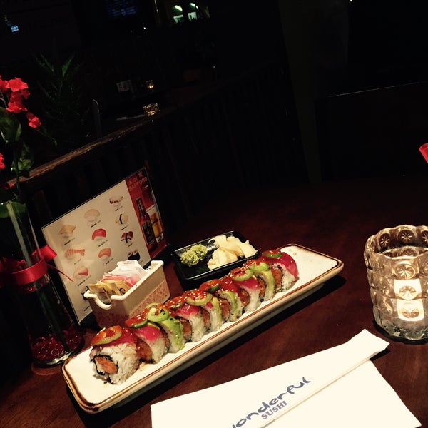 Foto tirada no(a) Wonderful Sushi Hillcrest por Sultan 🍁 em 5/5/2015