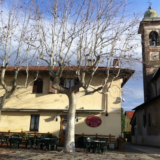 Photo taken at Il Circolo di Tornavento by Sahar M. on 11/29/2012
