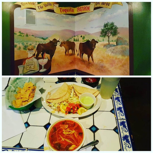 Foto scattata a Los Toros Mexican Restaurant da akaCarioca il 9/14/2015