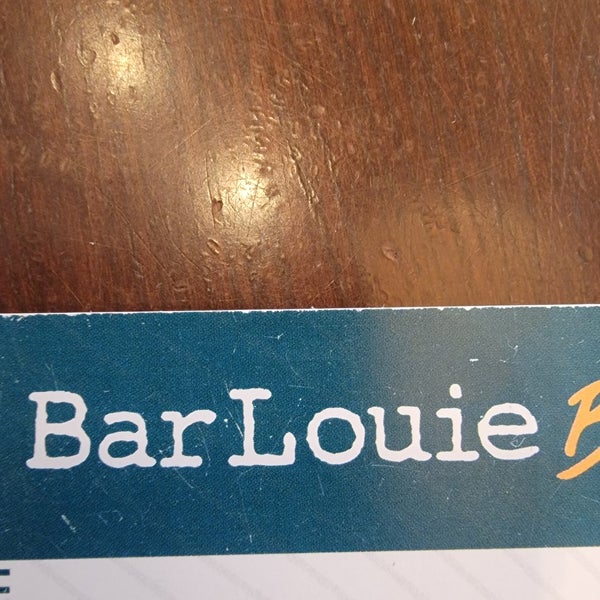 Foto tirada no(a) Bar Louie por Mike H. em 7/29/2023