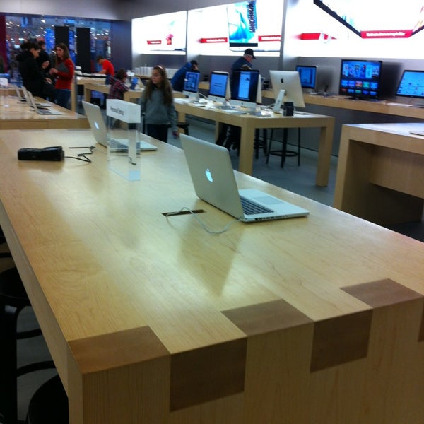 Photos at Apple Willowbrook Electronics Store in Wayne