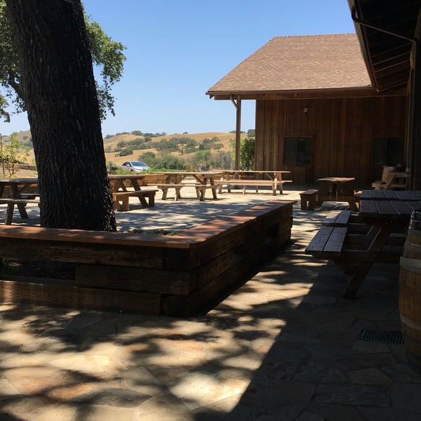 6/27/2016에 stephen m.님이 Zaca Mesa Winery &amp; Vineyard에서 찍은 사진