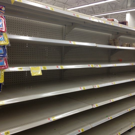 Walmart Supercenter East Windsor'da Hipermarket'da fotoğraflar