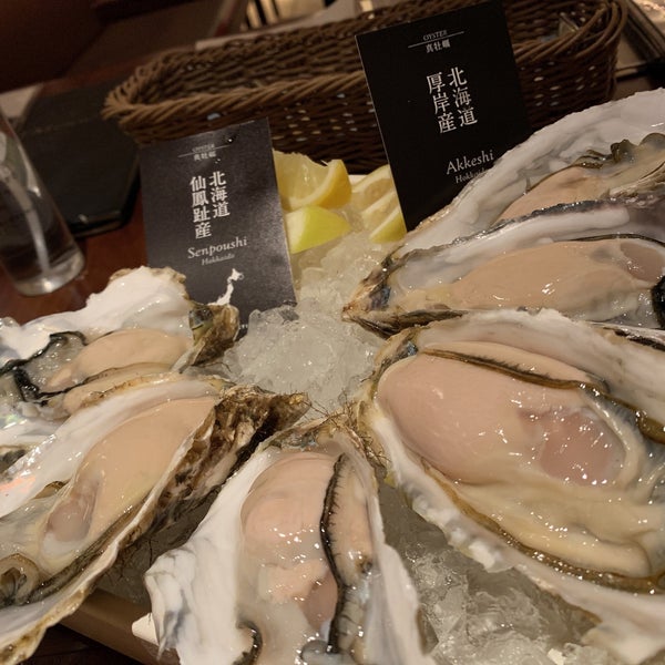 Photo taken at THE CAVE DE OYSTER TOKYO by 🐑 on 9/18/2019
