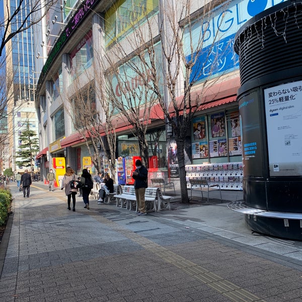 Photos At すれ違い広場 秋葉原 神田花岡町1 1