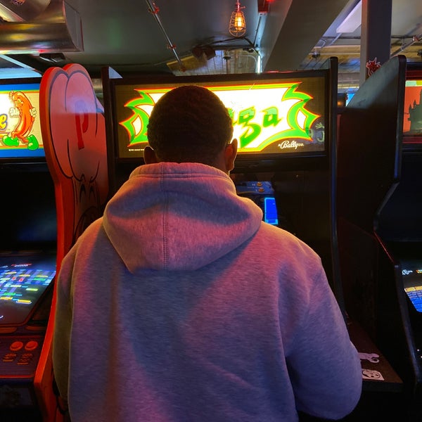 Foto tirada no(a) The 1UP Arcade Bar - Colfax por Regan D. em 10/12/2019