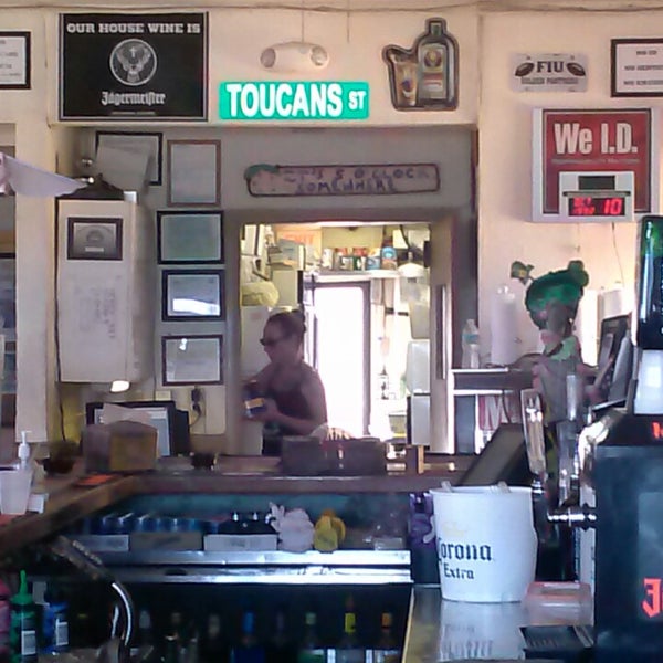 Das Foto wurde bei Toucans Oceanside Bar &amp; Grill von Erik O. am 10/10/2013 aufgenommen