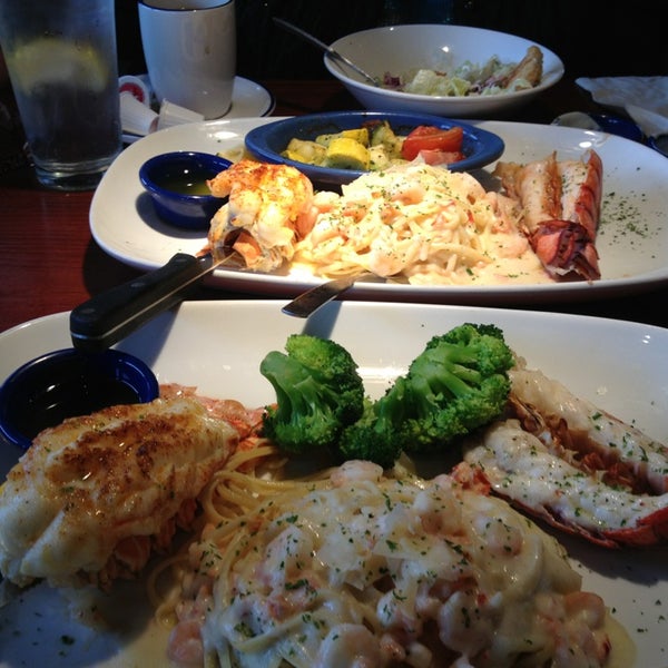 รูปภาพถ่ายที่ Red Lobster โดย Samuel C. เมื่อ 2/25/2013