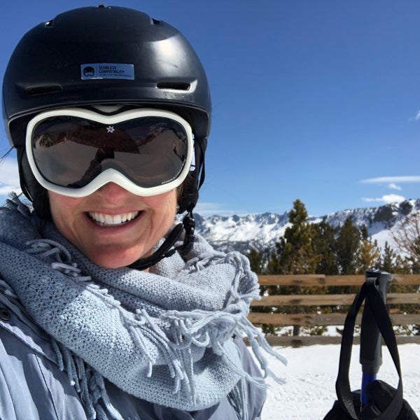 4/13/2022 tarihinde Gina SuuperG S.ziyaretçi tarafından Mammoth Mountain Ski Resort'de çekilen fotoğraf
