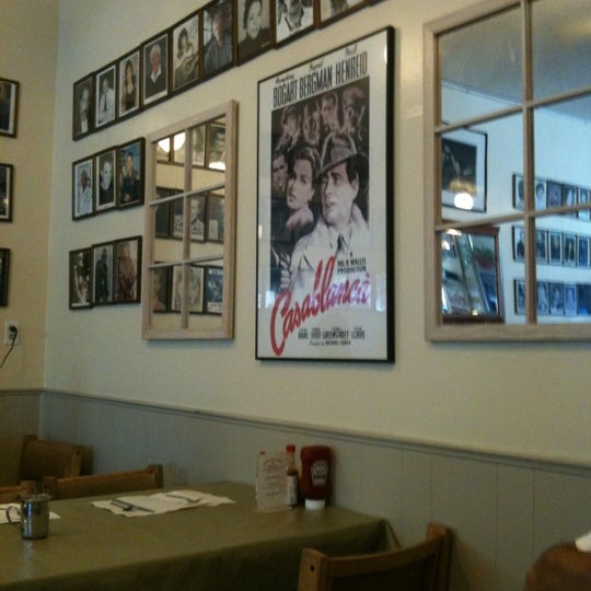 11/28/2012 tarihinde Berk B.ziyaretçi tarafından Good Neighbor Restaurant'de çekilen fotoğraf