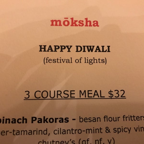 Foto tomada en Moksha Indian Cuisine of Bellevue  por Rohit K. el 10/29/2016