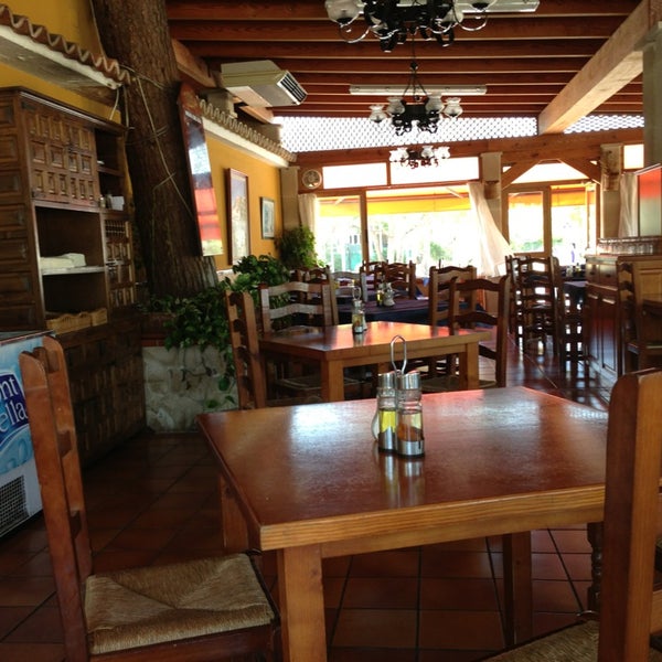 El Cruce Mediterranean Restaurant - 