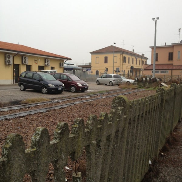 Photo taken at Stazione Poggio Rusco by Fren F. on 12/18/2012