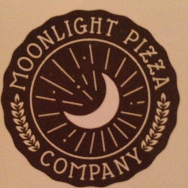 รูปภาพถ่ายที่ Moonlight Pizza Company โดย Chris N. เมื่อ 11/8/2013