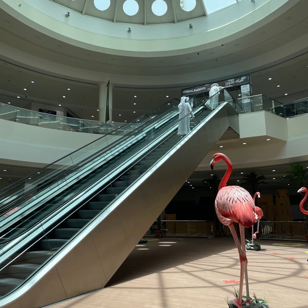 รูปภาพถ่ายที่ Al Ain Mall โดย Saif เมื่อ 6/15/2022