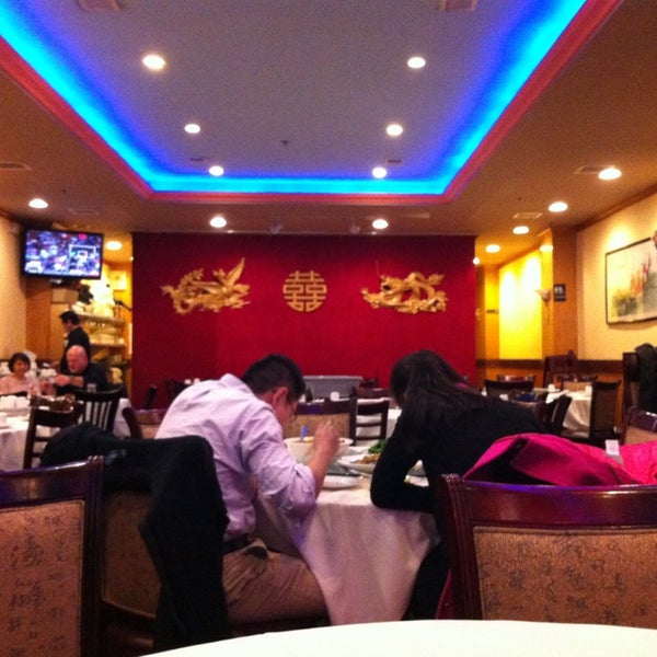 3/8/2014 tarihinde Mark K.ziyaretçi tarafından EMei Restaurant'de çekilen fotoğraf