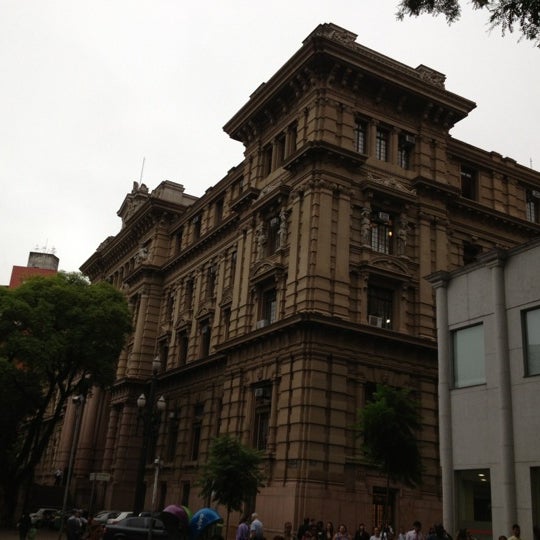 รูปภาพถ่ายที่ TJSP - Palácio da Justiça โดย . เมื่อ 11/12/2012