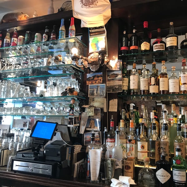 Foto scattata a Alchemy Restaurant &amp; Bar da Mike il 8/1/2018