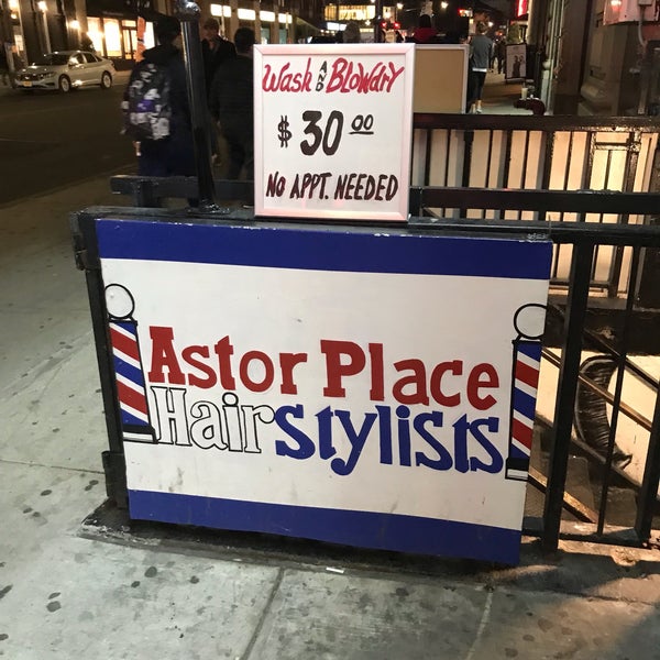 4/5/2019 tarihinde Mikeziyaretçi tarafından Astor Place Hairstylists'de çekilen fotoğraf