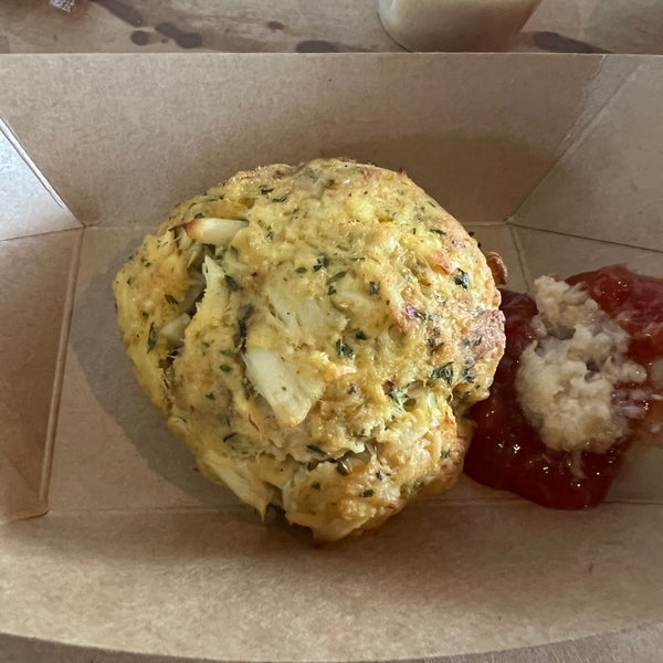 L.P. Steamers Seafood Restaurant in Locust Point