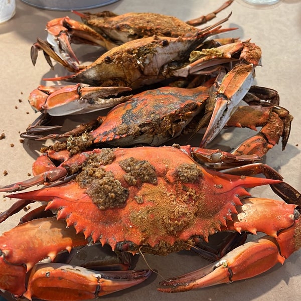 L.P. Steamers Seafood Restaurant in Locust Point
