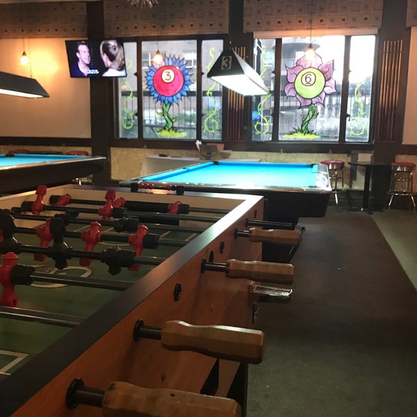 Das Foto wurde bei Eastside Billiards &amp; Bar von Mike am 9/18/2018 aufgenommen