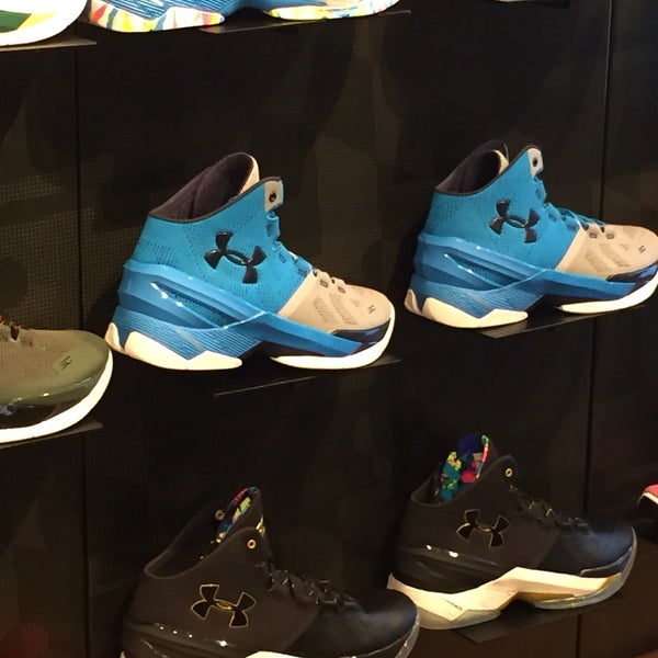 Photo taken at Under Armour by Ronnie A. on 5/9/2016