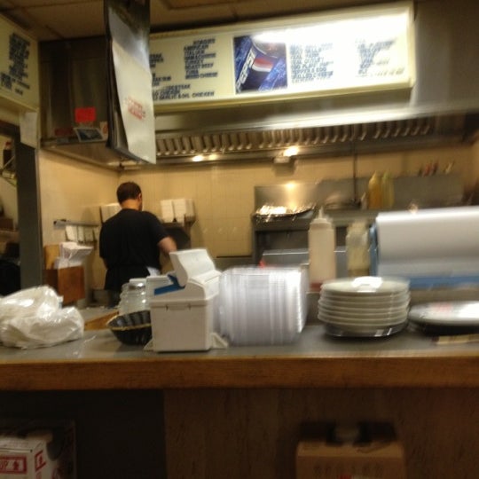 9/28/2012にMike C.がCifelli&#39;s Pizzaで撮った写真