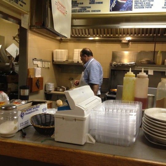 10/19/2012 tarihinde Mike C.ziyaretçi tarafından Cifelli&#39;s Pizza'de çekilen fotoğraf