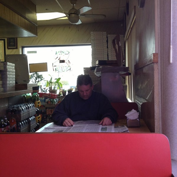 3/2/2013 tarihinde Mike C.ziyaretçi tarafından Cifelli&#39;s Pizza'de çekilen fotoğraf