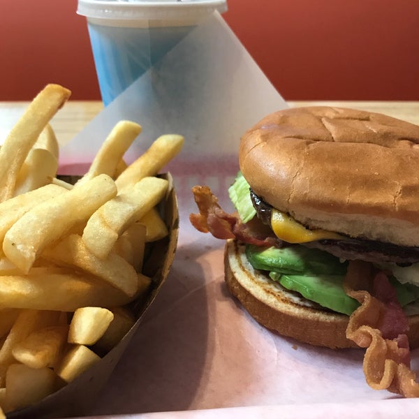 Howard's Famous Bacon & Avocado Burgers Palms 11 tips from 393 visitors