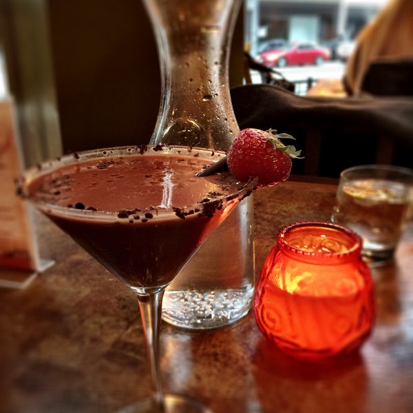 12/6/2014 tarihinde Laura W.ziyaretçi tarafından Chocolate Bar'de çekilen fotoğraf
