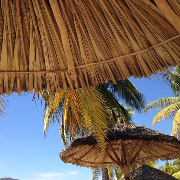 Photo taken at Viceroy Zihuatanejo by Cons. on 2/1/2015