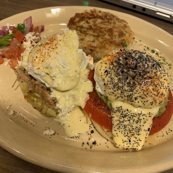 Photo taken at Snooze, an A.M. Eatery by Michael W. on 3/12/2019