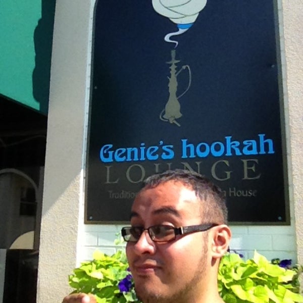 Das Foto wurde bei Genie&#39;s Hookah Lounge &amp; Persian Restaurant von Nick A. am 7/7/2013 aufgenommen