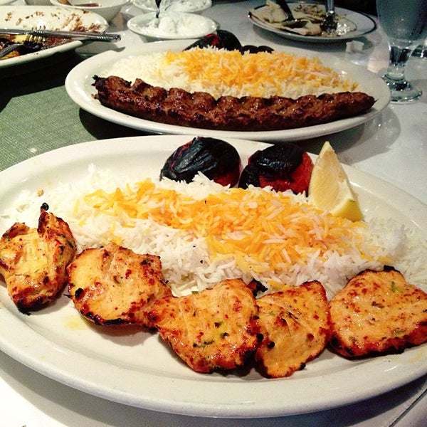 รูปภาพถ่ายที่ Shahrzad Persian Cuisine โดย mandy a. เมื่อ 12/26/2012