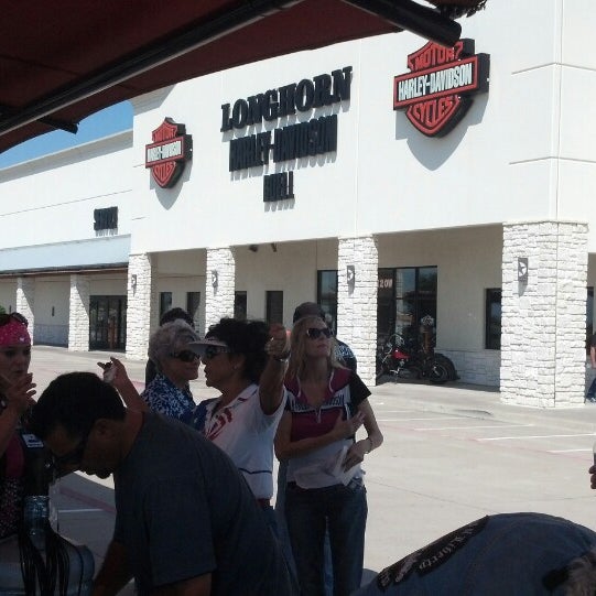 9/8/2013에 Dan M.님이 Longhorn Harley-Davidson에서 찍은 사진