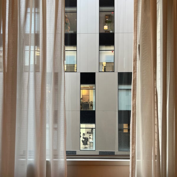 รูปภาพถ่ายที่ Courtyard by Marriott Tokyo Ginza Hotel โดย Ken S. เมื่อ 11/25/2022